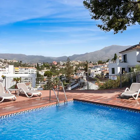 Vivi Homes - La Roca Pool, Terrace, Golf & Sea View Lägenhet Fuengirola